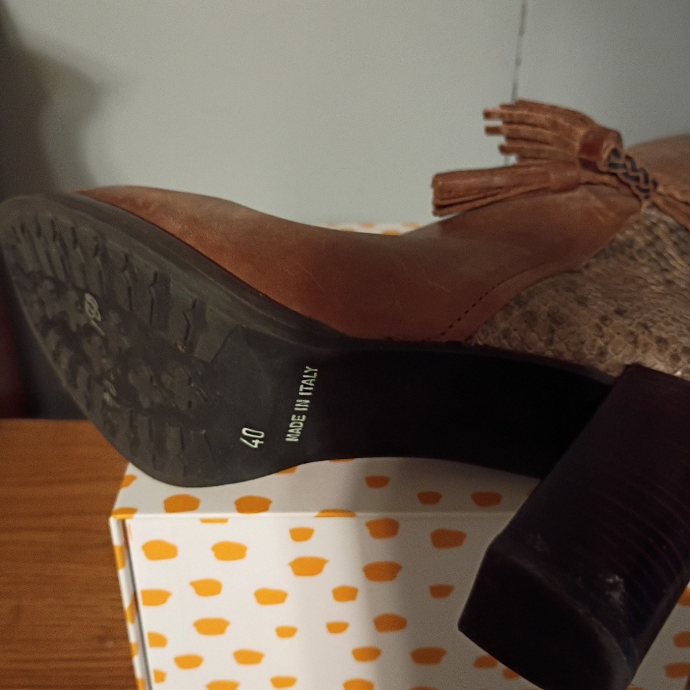 Size 10 Fabianelli Boots & Size 10 Red Charles David Heels - Picture 6 of 11